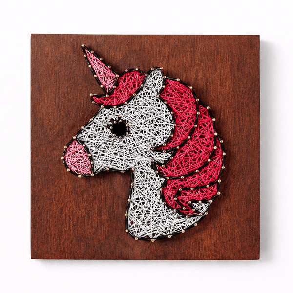 Fadenbild DIY-Set Einhorn aus Nägeln und Fäden auf Holz