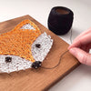Fadenbild DIY-Set Fuchs beim Fädeln